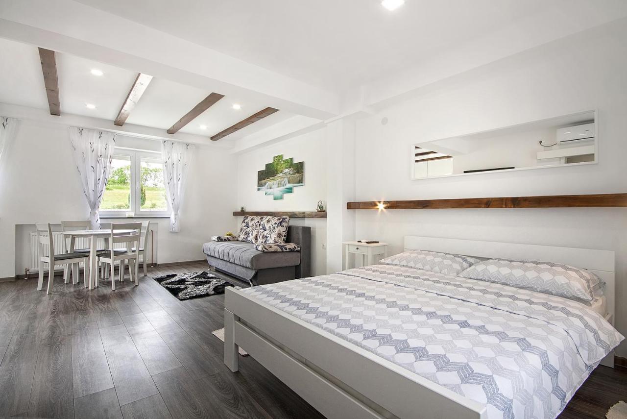 Čatrnja Studio Apartments Kaya מראה חיצוני תמונה
